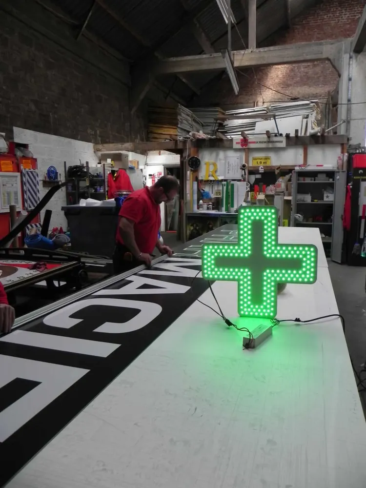 Neonflex LED pharmacie